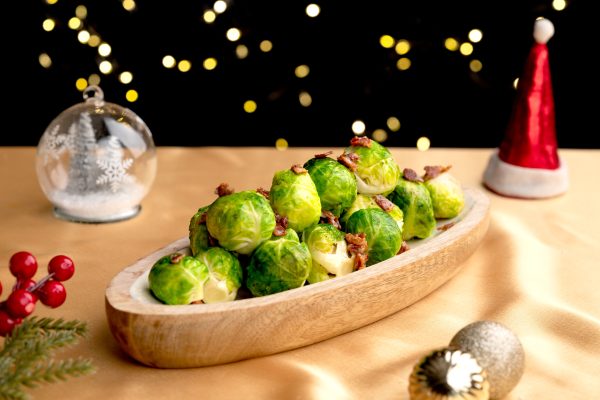 A favourful classic antipasti, the Brussel Sprouts with Panchetta is a perfect blend of earthy and smoky flavors of brussel sprouts, aromatic garlic, crispy pancetta and finished with crushed hazelnuts.