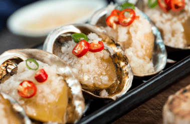 Steamed Live Abalone with Garlic