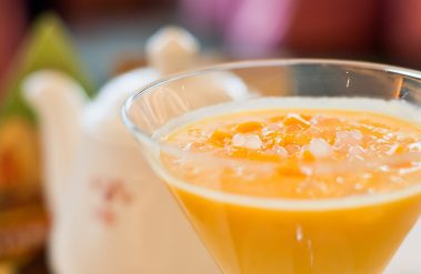 Chilled,Mango,Sago,Cream,With,Pomelo